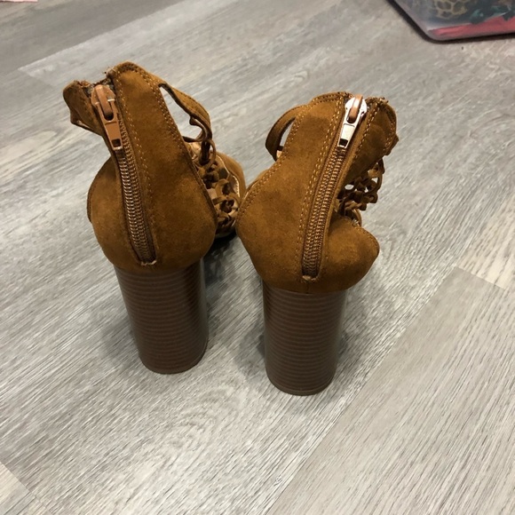 NEW YORK & COMPANY Peep-Toe Women’s Size 8 Strappy Block‎ Heel - Picture 6 of 6